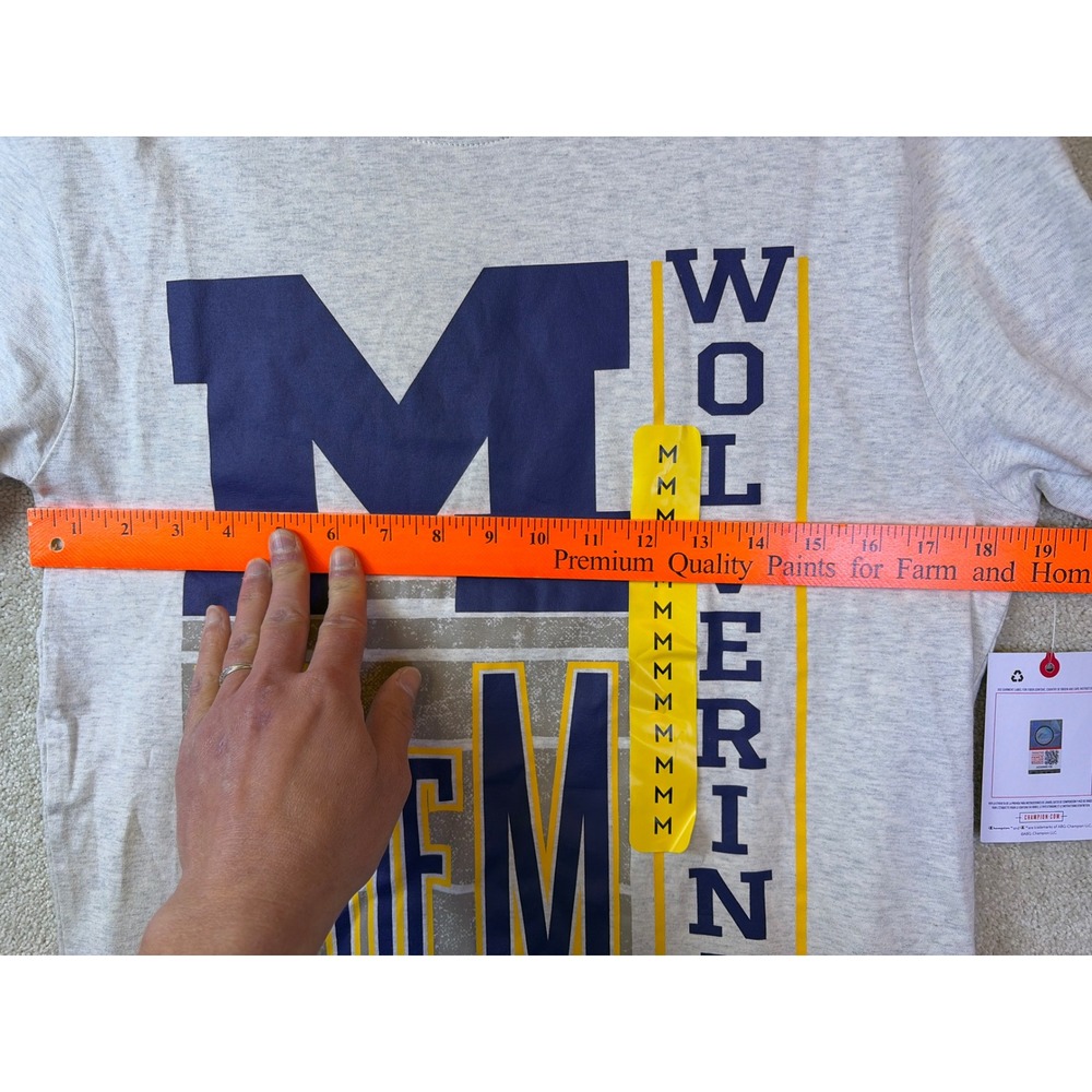 Champion T-Shirt Mens Medium Gray Michigan Wolverines U of M Graphic Tee NEW - Picture 6 of 6